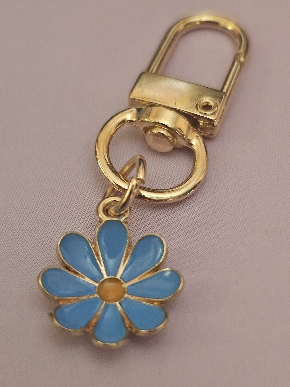 Blue Enamel Daisy Flower Keychain Purse Charm NWOT - Picture 6 of 6